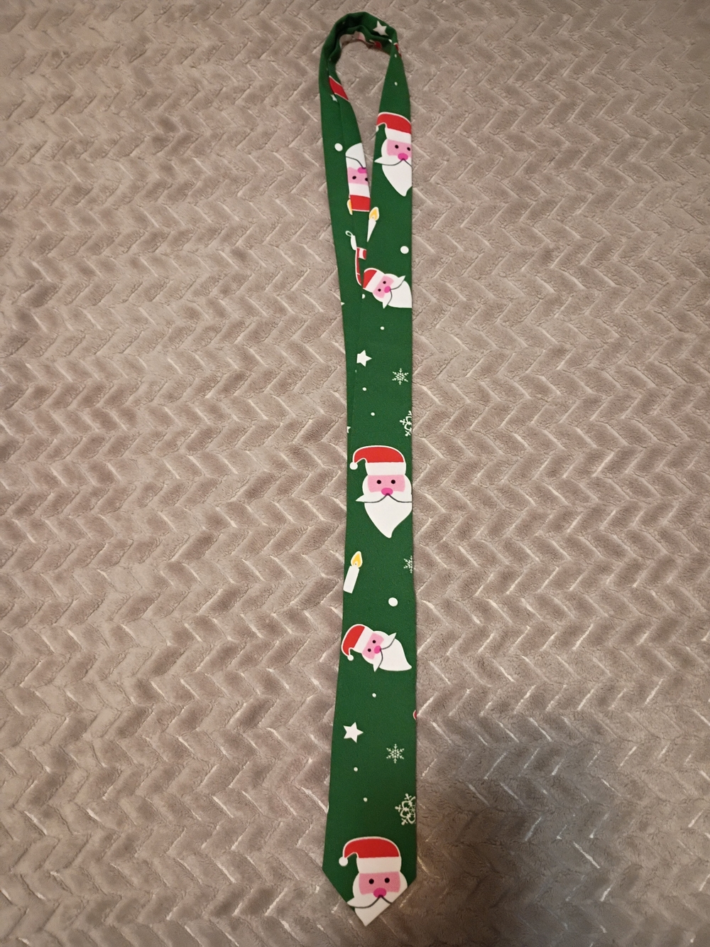 OppoSuits Green Santa & Star Holiday Tie with Red Accents